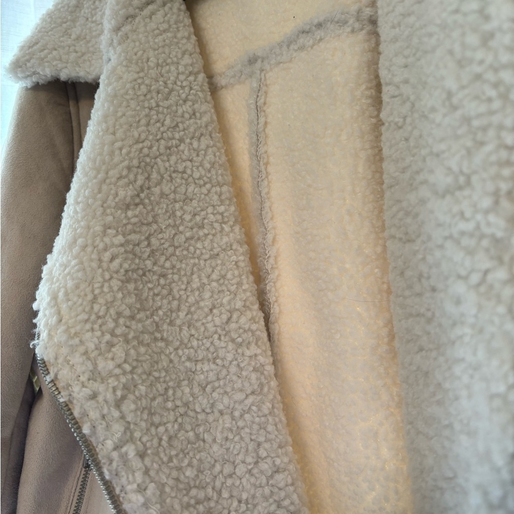 Coat - Picture 4 of 6